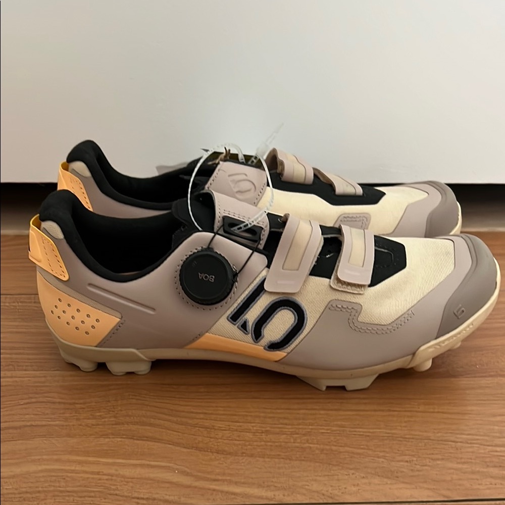 Women’s Cycling Shoes - Beige with Orange